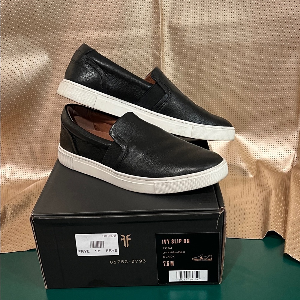 Frye Ivy Slip on Black